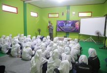 Dosen UNUGHA Cilacap Berikan Pelatihan Public Speaking dan Literasi Media di SMP Ya Bakii 1 Kesugihan
