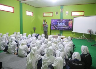 Dosen UNUGHA Cilacap Berikan Pelatihan Public Speaking dan Literasi Media di SMP Ya Bakii 1 Kesugihan