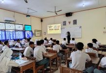 Tangani Kecanduan Game, Mahasiswa UNUGHA Gandeng SMA N 1 Sampang Gelar Psikoedukasi