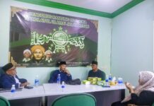 KH. Lubbul Umam, M.E. Wakili Pimpinan UNUGHA Cilacap dalam Mengantarkan Mahasiswa KKN Internasional ke Malaysia