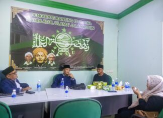 KH. Lubbul Umam, M.E. Wakili Pimpinan UNUGHA Cilacap dalam Mengantarkan Mahasiswa KKN Internasional ke Malaysia