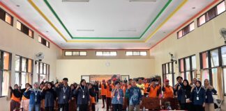 HIMA BK UNUGHA Cilacap Tebar Kepedulian di Panti Sosial Lansia Dewanata Slarang Cilacap