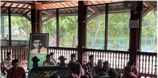 Peringati Harlah Ya BAKII ke-54, UNUGHA Cilacap Ajak Sivitas Akademika Ikuti Ziarah, Tahlil dan Doa Bersama.