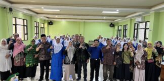 SINERGI FKIP UNUGHA DAN FIP UNY UNTUK INOVASI GURU PAUD BERBASIS BUDAYA LOKAL