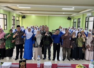 SINERGI FKIP UNUGHA DAN FIP UNY UNTUK INOVASI GURU PAUD BERBASIS BUDAYA LOKAL
