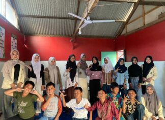 Mahasiswa BK UNUGHA Edukasi Anak Kampung Nelayan tentang Penggunaan Gadget yang Bijak