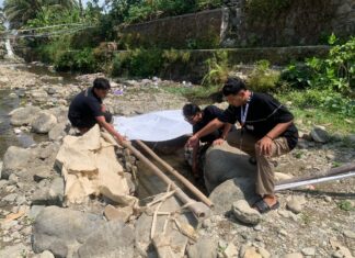 Pembuatan Galian Sumber Air di Bantaran Sungai sebagai Upaya Penyediaan Air Bersih pada Musim Kemarau