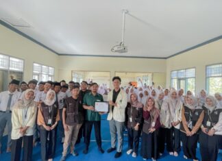 PENYULUHAN PERNIKAHAN DINI DAN PERCERAIAN DI SMK ALMA ATA MAJENANG OLEH MAHASISWA KKN KELOMPOK 14 PADANGSARI UNUGHA