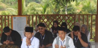 Mahasiswa KKN UNUGHA Cilacap Laksanakan Ziarah Rutin ke Makam Syekh Abdullah Sayuti sebagai Upaya Melestarikan Nilai Sejarah dan Religi Desa Pesahangan