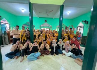 Mahasiswa UNUGHA Cilacap Edukasi Warga Gunung Simping Manfaatkan Limbah Organik Menjadi Eco Enzyme