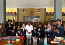 Mahasiswa KKN UNUGHA Kelompok 07 Gelar Seminar Upcycling Sampah Plastik di Desa Babakan