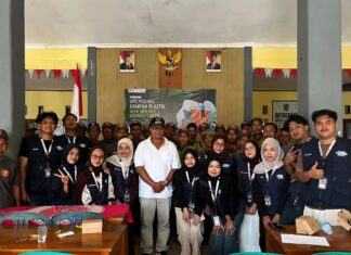 Mahasiswa KKN UNUGHA Kelompok 07 Gelar Seminar Upcycling Sampah Plastik di Desa Babakan