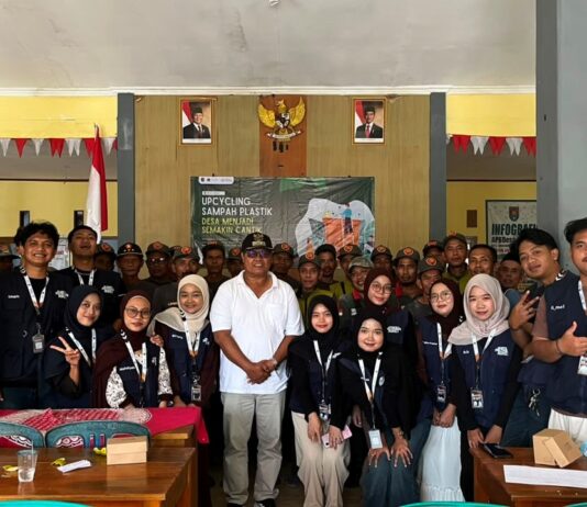 Mahasiswa KKN UNUGHA Kelompok 07 Gelar Seminar Upcycling Sampah Plastik di Desa Babakan