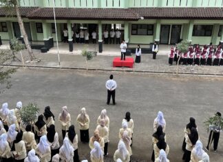 Rektor dan Civitas Akademika UNUGHA Cilacap Laksanakan Upacara Bendera HUT ke-81 Kemerdekaan RI