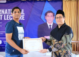 Sinergi Emas Generasi Muda FMIKOM Sukses Gelar Internasional Guest Lecture