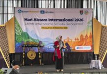 Suci Al Mukaromah, Mahasiswi PIAUD UNUGHA Unjuk kemampuan Story Telling di Hari Aksara